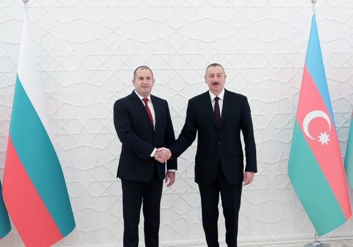   El presidente de Bulgaria felicita al presidente Ilham Aliyev  