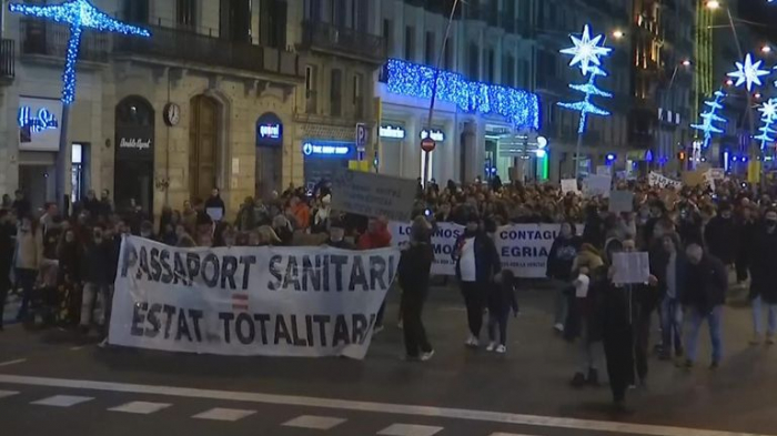  Thousands protest new virus restrictions in Spain -  NO COMMENT  