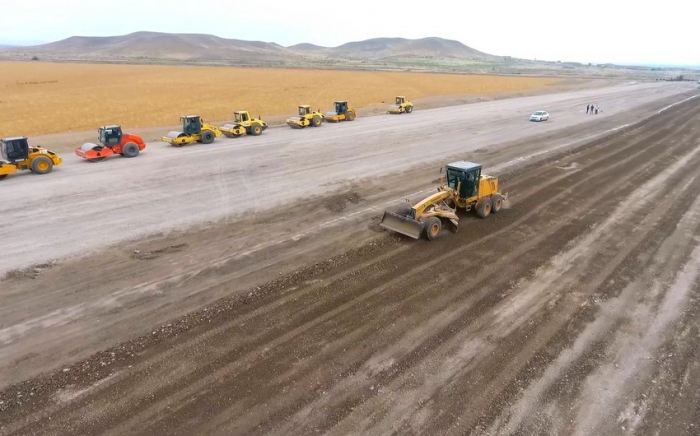 La construcción de la carretera Fuzuli-Hadrut continúa a buen ritmo