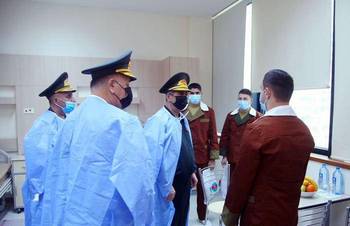 Azerbaijani Defense Ministry’s leadership visits military hospital