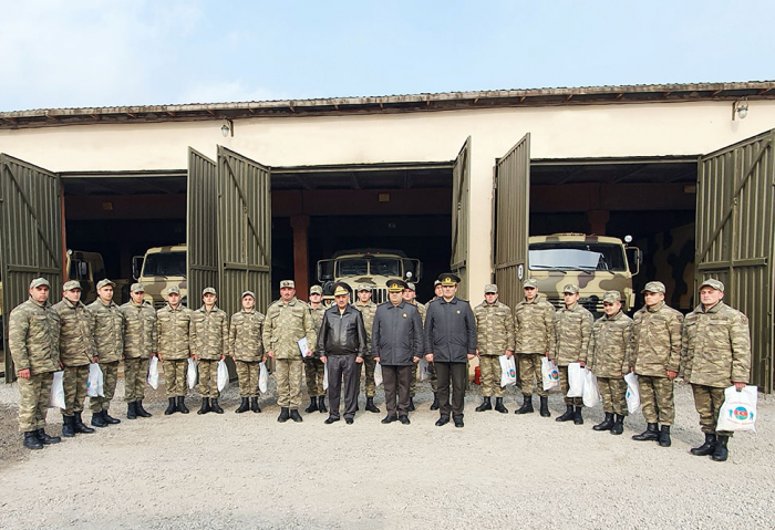   Azerbaijani Deputy Defense Minister meets with servicemen  
 