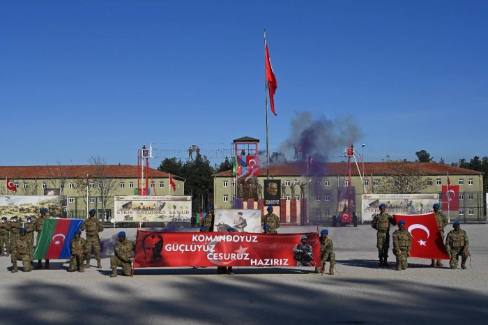 Azerbaijani servicemen complete commando training course in Turkey 