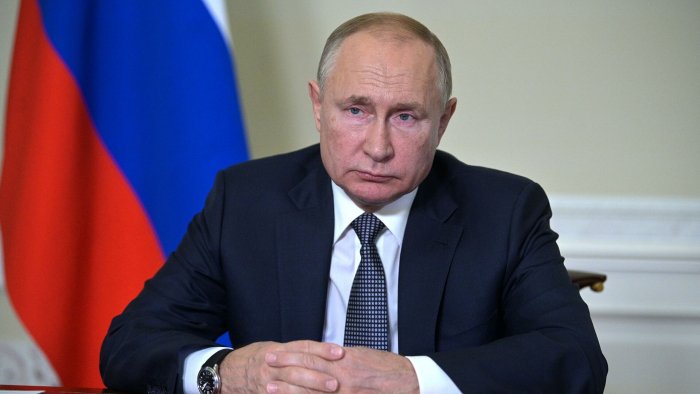       Putin: "Rusiya 90-cı illərdə terrora məruz qalıb" 
