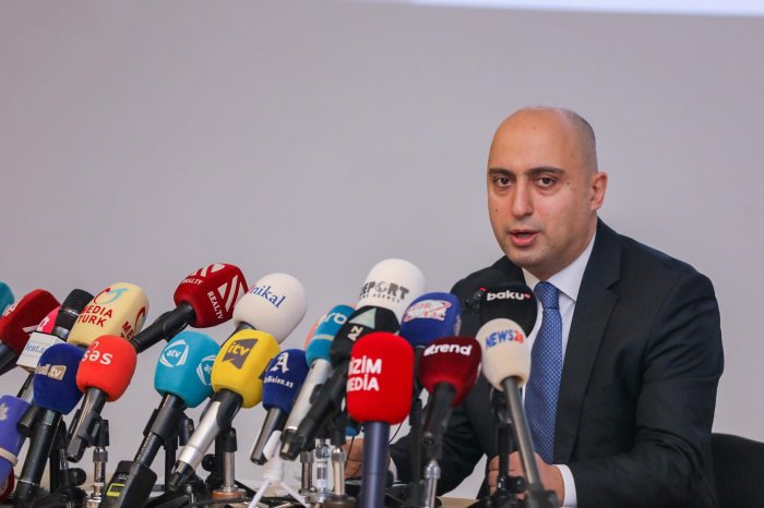    "500-dən artıq direktor vəzifəsi boşdur"-   Nazir      