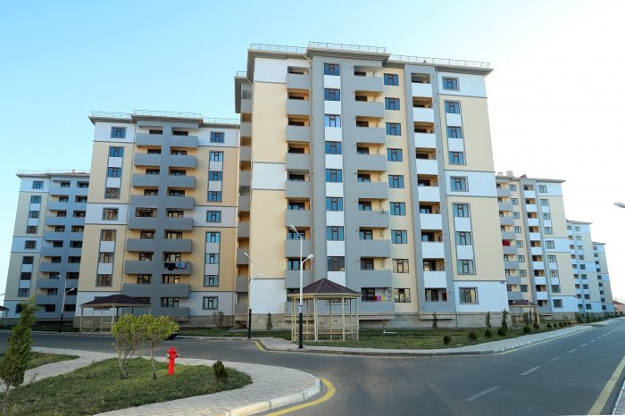 Uşaq müəssisələrinin məzunlarından daha bir qrupuna mənzillər verilib