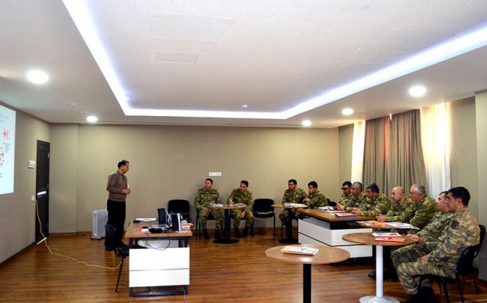 Müdafiə Nazirliyi və BQXK hərbçilər üçün seminar keçirib