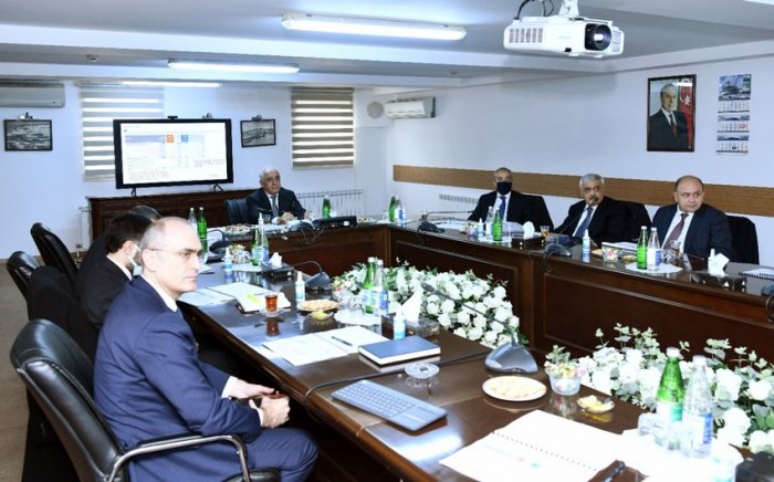 Baş nazir neft emalı zavodundakı yenidənqurma işləri ilə tanış olub  
