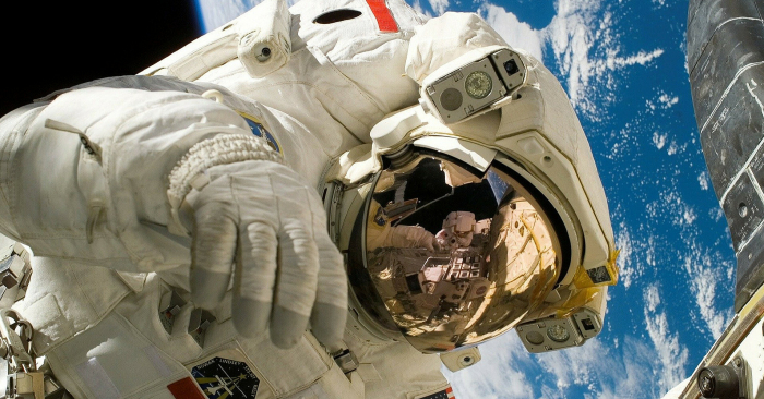 Astronavtlar açıq kosmosda riskli əməliyyat reallaşdırdı