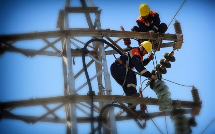    Ağsunun işıqsız qalan kəndlərinə elektrik enerjisi verildi      
