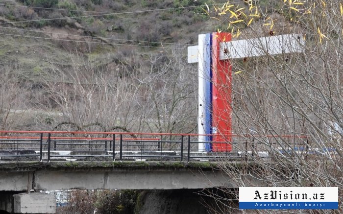    Laçına giriş niyə Rusiya bayrağının rənglərinə boyanıb?! –    FOTOFAKT      