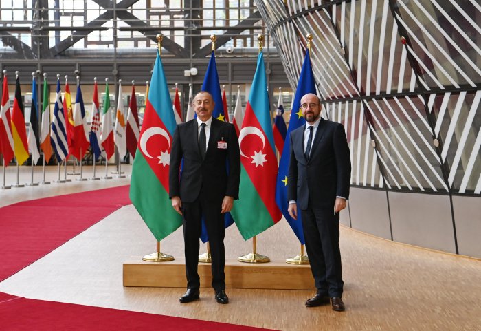    Liderlər üçtərəfli görüş barədə fikir mübadiləsi aparıblar   