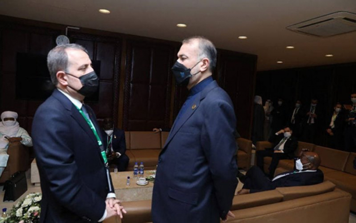    Ceyhun Bayramov iranlı həmkarını Azərbaycana dəvət edib  
   