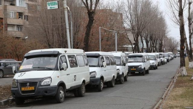 İrəvanda avtobus sürücüləri tətil elan edib