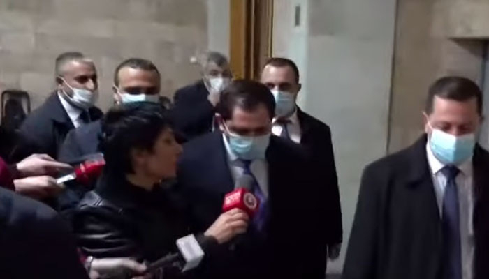    Ermənistanın müdafiə naziri jurnalisti təhqir etdi-   VİDEO      