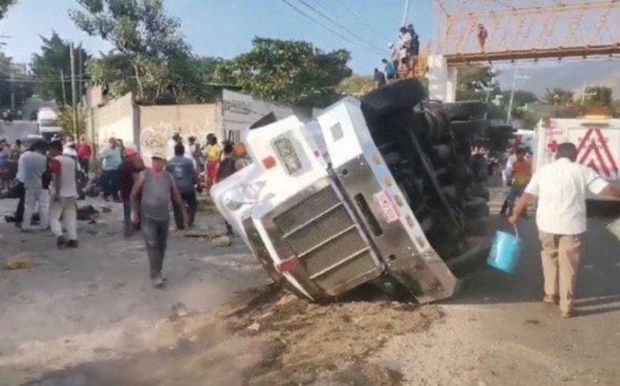 Meksikada ağır yol qəzası:    53 nəfər ölüb   