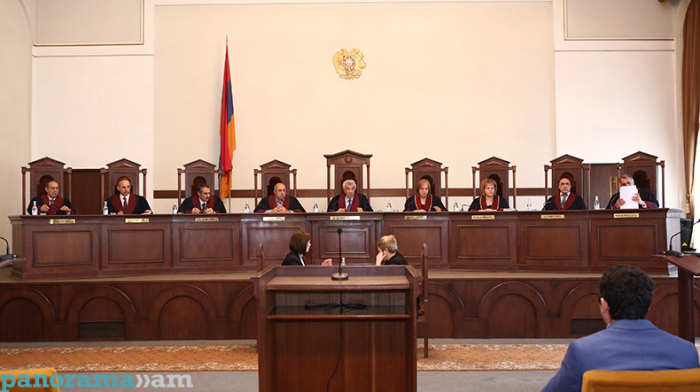   Richter in Armenien bereiten sich auf Massenprotest vor  