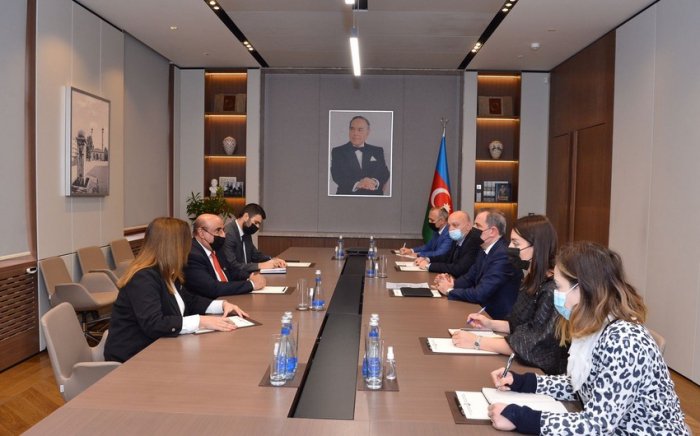 Ceyhun Bayramov Küveytin səfiri ilə görüşüb 