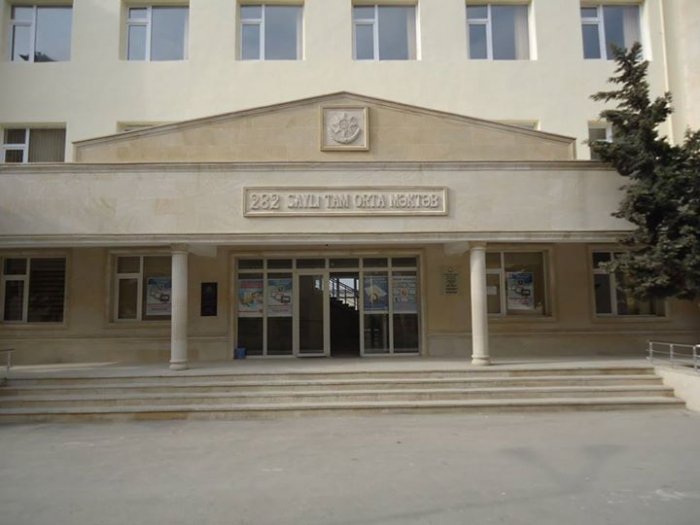 Sinif yoldaşlarını bıçaqla hədələyən şagird psixoloji dəstək alır 