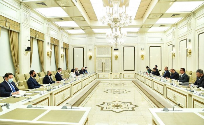 Sahibə Qafarova İranın xarici işlər naziri ilə görüşüb