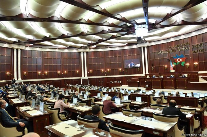    Deputatlar bu gün 24 məsələni müzakirə edəcək   