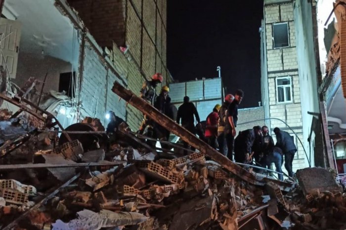 İranda partlayış binanın çökməsinə səbəb olub
