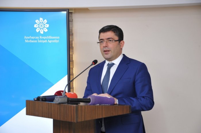    "Xarici dilli jurnalistikanın inkişafına ehtiyac var" -    Əhməd İsmayılov      