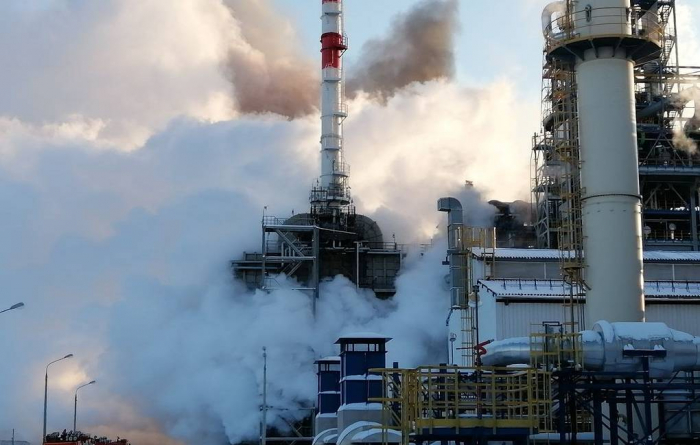 Fire reported at oil refinery in Russia