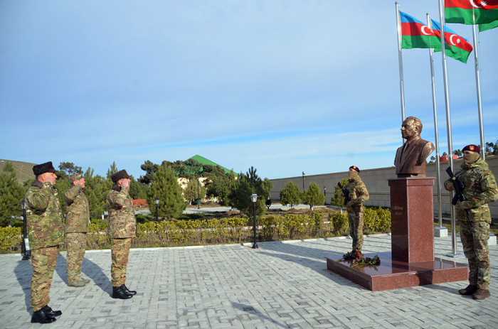  Azerbaijani defense minister visits Special Forces military unit -  VIDEO  