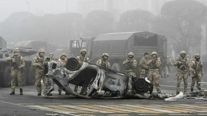   El presidente de Kazajistán ordena abrir fuego contra los "terroristas" sin previo aviso  