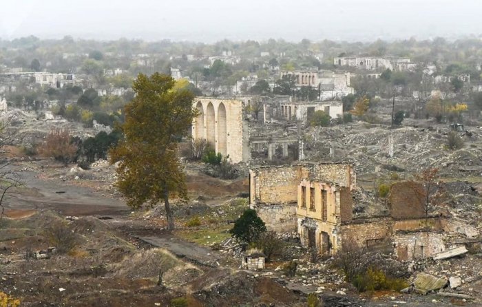    "Ağdamda torpaq sahələrinin 35 %-i deqradasiya olunub"  
   