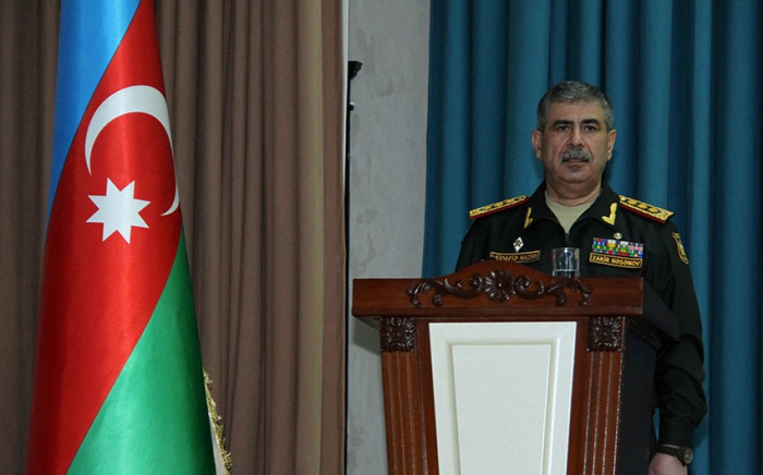  Zakir Hasanov gibt Anweisungen zur militärischen Ausbildung  - VIDEO  