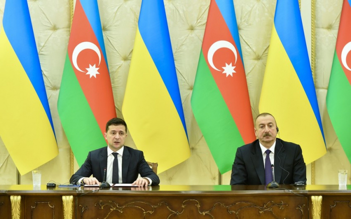   Los presidentes de Azerbaiyán y Ucrania hacen declaraciones a la prensa   