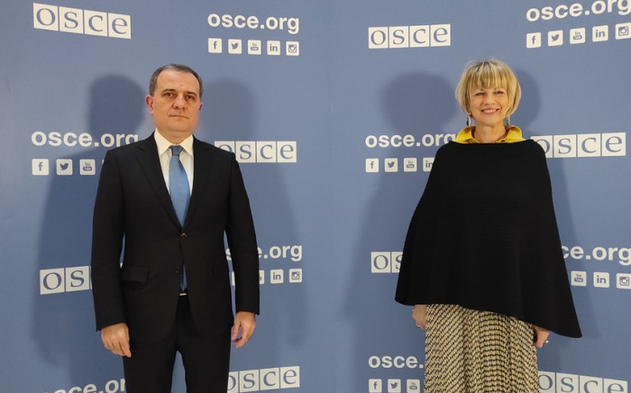   Jeyhun Bayramov traf mit OSZE-Generalsekretärin Helga Schmid zusammen  