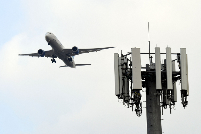 Airlines cancel some US flights even after 5G reprieve