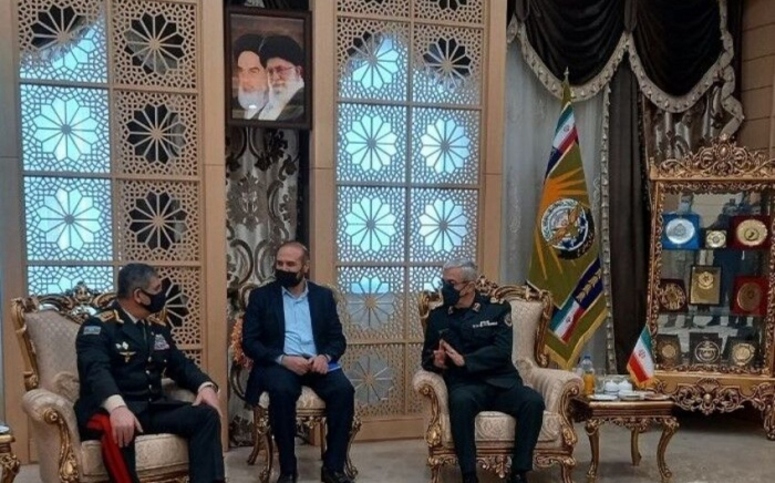   Zakir Hasanov se reunió con el Jefe del Estado Mayor de Irán  