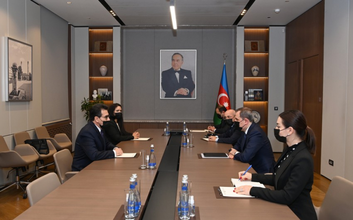  Aserbaidschanischer Außenminister traf sich mit dem kolumbianischen Botschafter - FOTOS