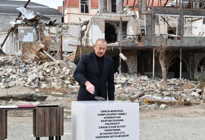  Präsident Ilham Aliyev legt den Grundstein für Gandscha-Gedenkkomplex 