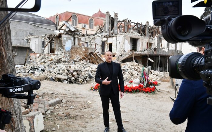       İlham Əliyev:    "Elə etməliyik ki, erməni faşizmi bundan sonra heç vaxt baş qaldırmasın"  
   