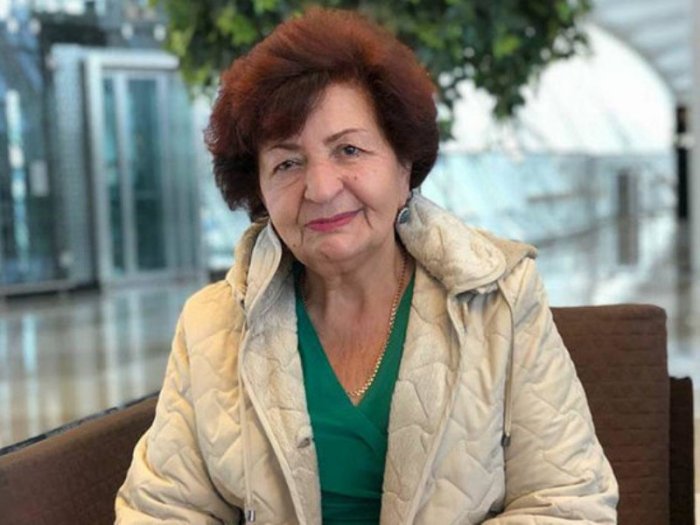    "Özümü 18 yaşında qız kimi apara bilmərəm, yerişim dəyişib" -    Kübra Əliyeva       