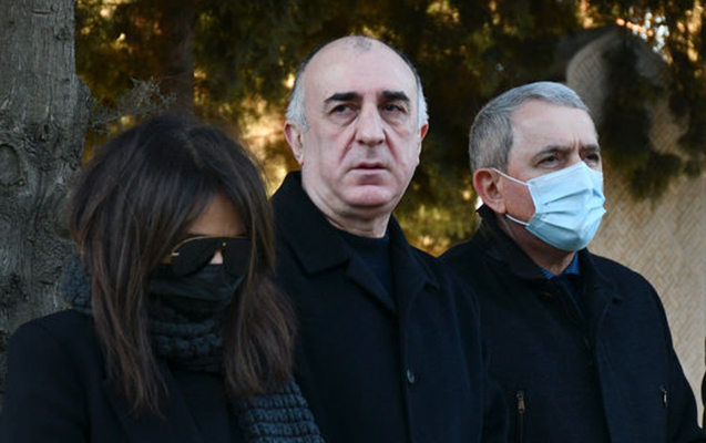    Elmar Məmmədyarovun atasının dəfnindən    FOTOLAR        
