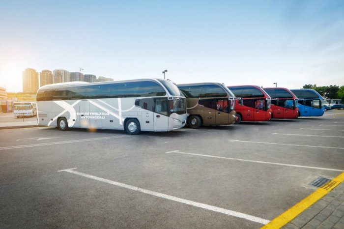  Les premiers bus de passagers partent pour Choucha et Aghdam 