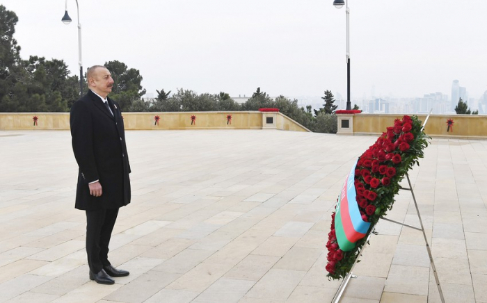   Presidente Ilham Aliyev visita el Callejón de los Mártires  