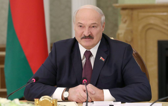 Lukaşenko Qazaxıstanda etirazçıları üzr istəməyə çağırıb