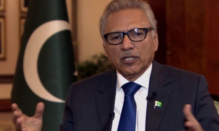 COVID-19: Le président pakistanais est à nouveau testé positif