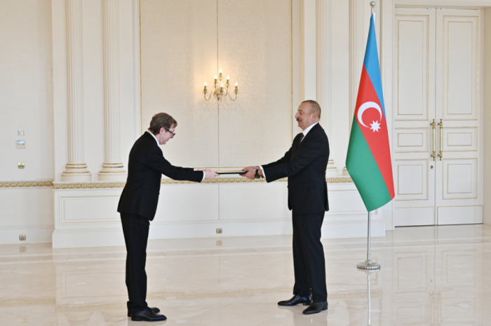  Le président azerbaïdjanais a reçu des lettres de créance des nouveaux ambassadeurs d