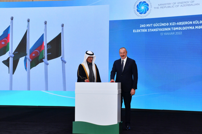 Le président Aliyev assiste à la cérémonie de pose de la première pierre de la centrale éolienne Khyzy-Abchéron - PHOTOS