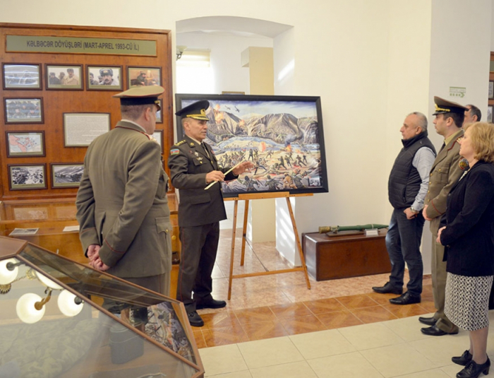 Azerbaiyán y Bulgaria estudian la cooperación en materia de educación militar