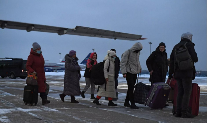 Rusiya hərbi təyyarələri Qazaxıstandan 2 mindən çox turist evakuasiya edib