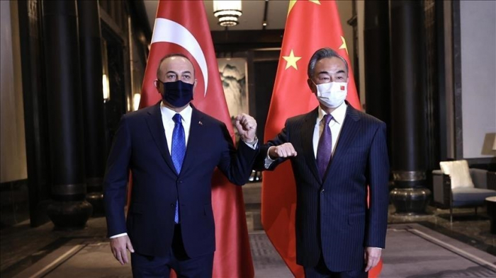 Le chef de la diplomatie turque rencontre son homologue chinois, Wang Yi