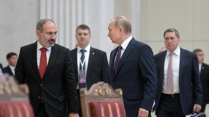    Putin Paşinyanla danışıb   
